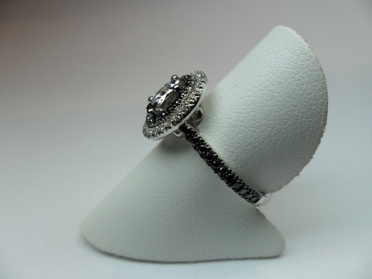 Dubbel Cirkel Zwart Diamant Halo Ring Witgoud